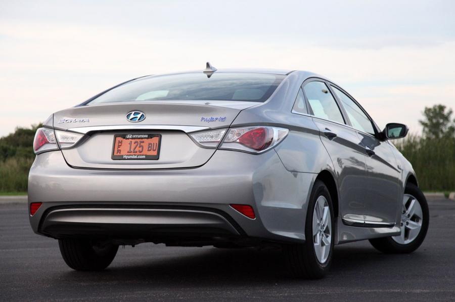  Hyundai Sonata Hybrid 2010 года  (фото 44 из 83)
